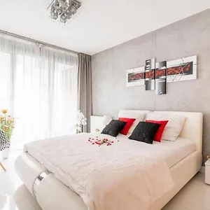 Aparthotel Art Nad Olawa, Wroclaw